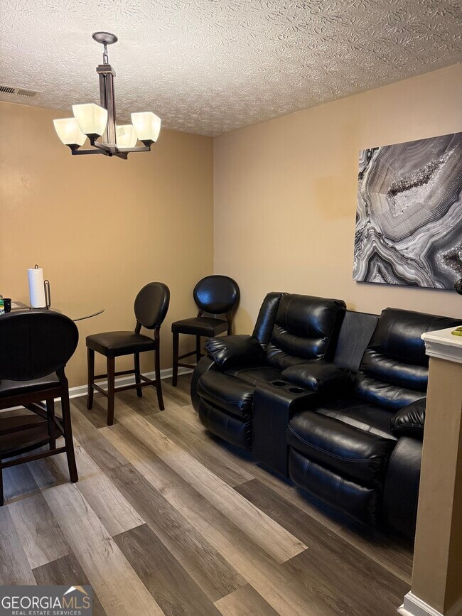 Foto del edificio - 5104 Fairington Village Dr