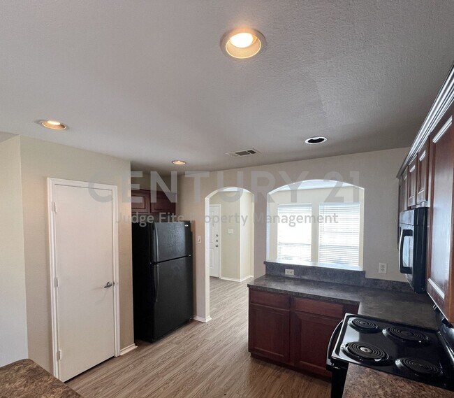 Foto del edificio - Beautifully Maintained 3/2/2 in NORTHWEST ISD For Rent!