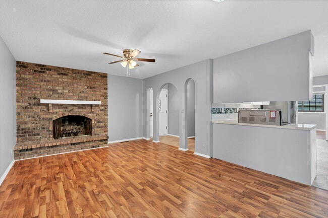 Foto del edificio - 1306 Brookfield Ln