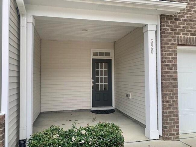 Foto del edificio - 520 Panorama View Loop, Cary- Bev Roberts ...