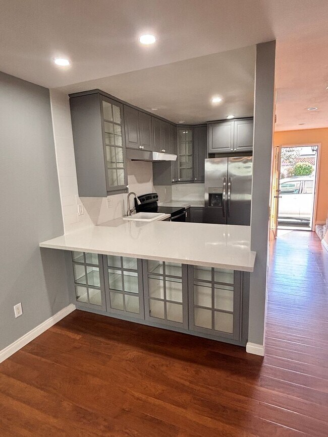 Building Photo - TOWNHOME FOR RENT IN CLAIREMONT - 2BD/1.5BA - ONLY $3,195/MO