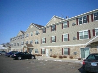 Building Photo - Pinewood Estates