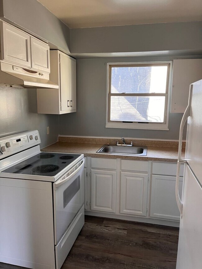 Foto del edificio - 323 Xenia Ave