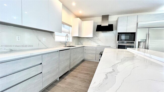 Foto del edificio - 10980 NW 73rd St