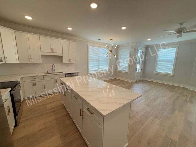 Foto del edificio - 611 Miramar Ln