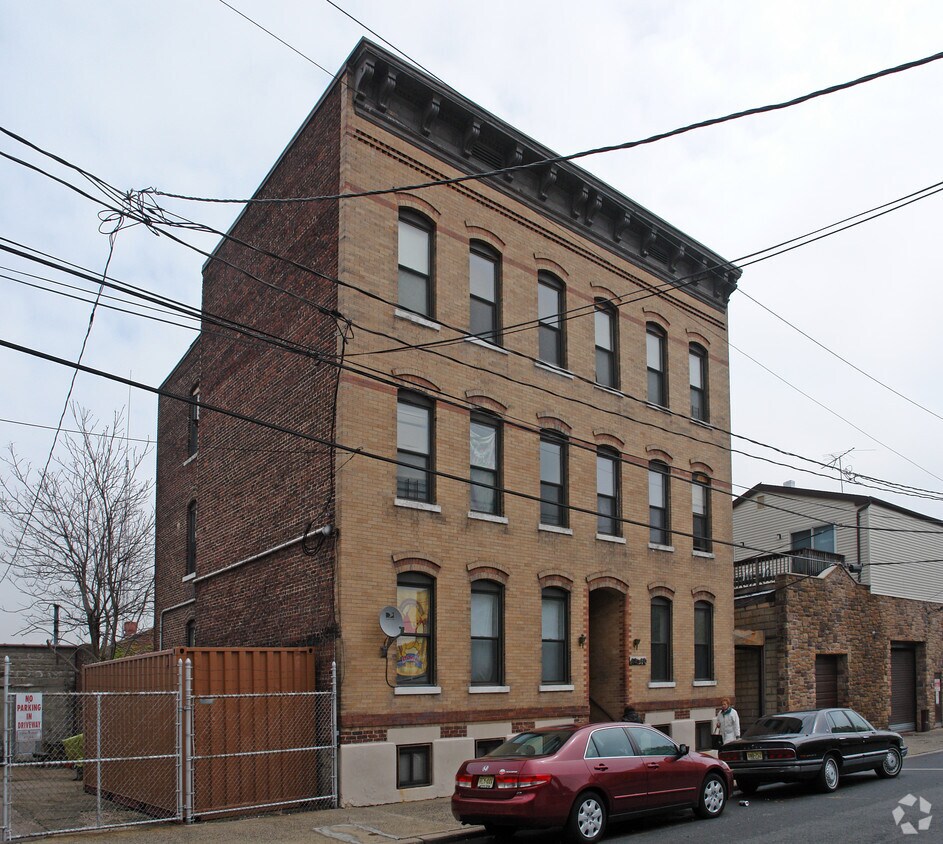 Primary Photo - 63-65 W 21st St