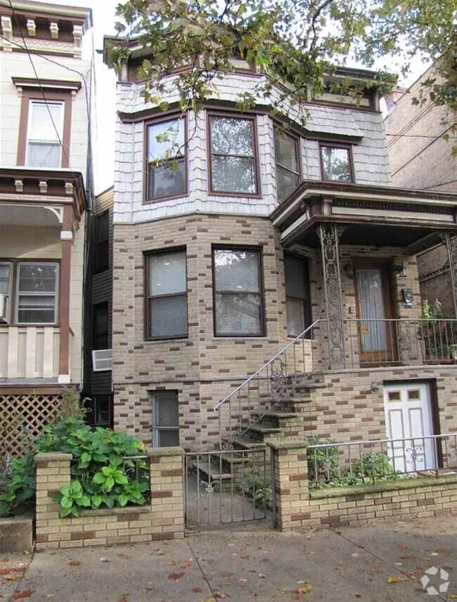 Building Photo - 314 Webster Ave