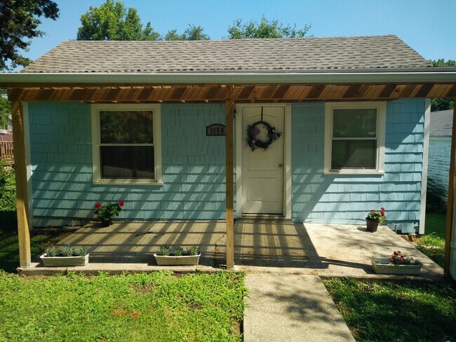 Building Photo - 1158 Kenton St