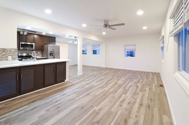 Building Photo - 5 Bedroom Home in Cumberland Valley School...