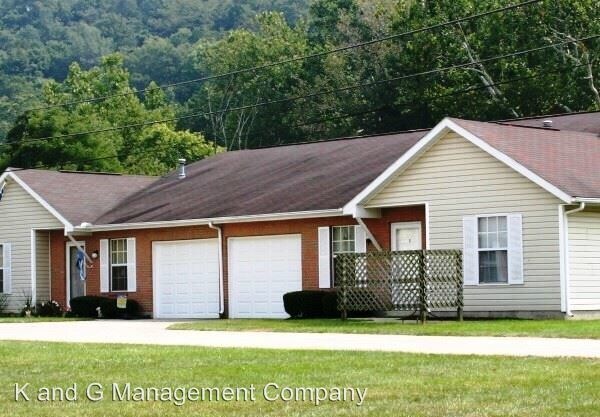 Primary Photo - 530 Huron Dr W