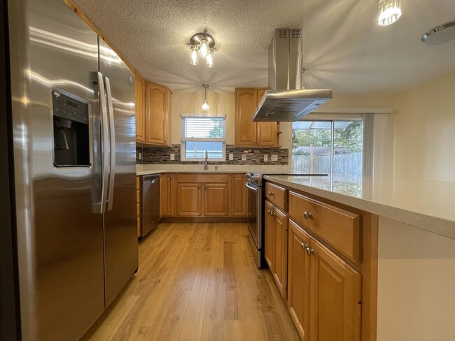 Building Photo - COUUNTRYSIDE CUTIE