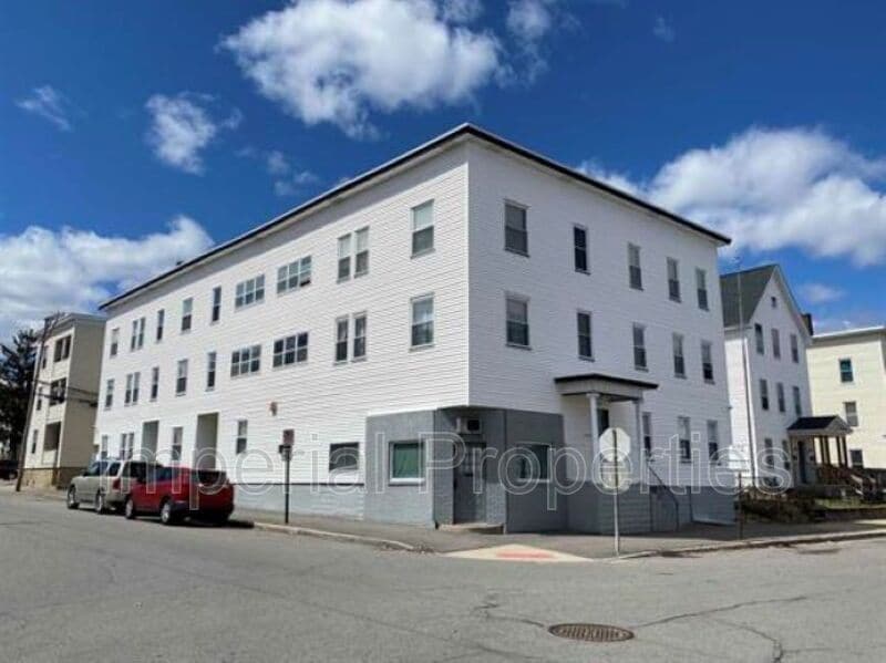 169 Wayne St Unit 6, Manchester, NH 03102 Condo for Rent in