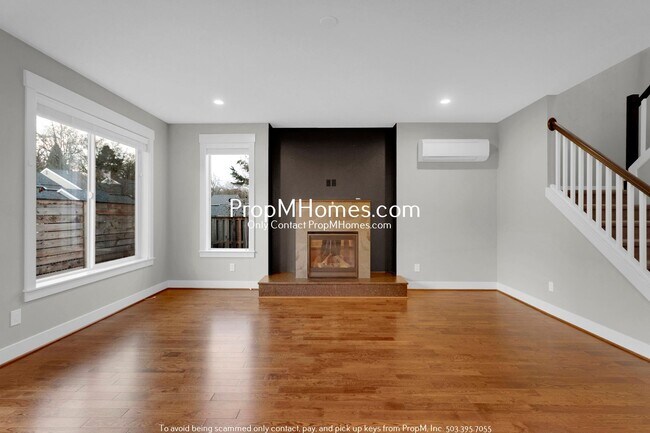 Foto del edificio - Contemporary Four Bedroom Home in Central Beaverton!