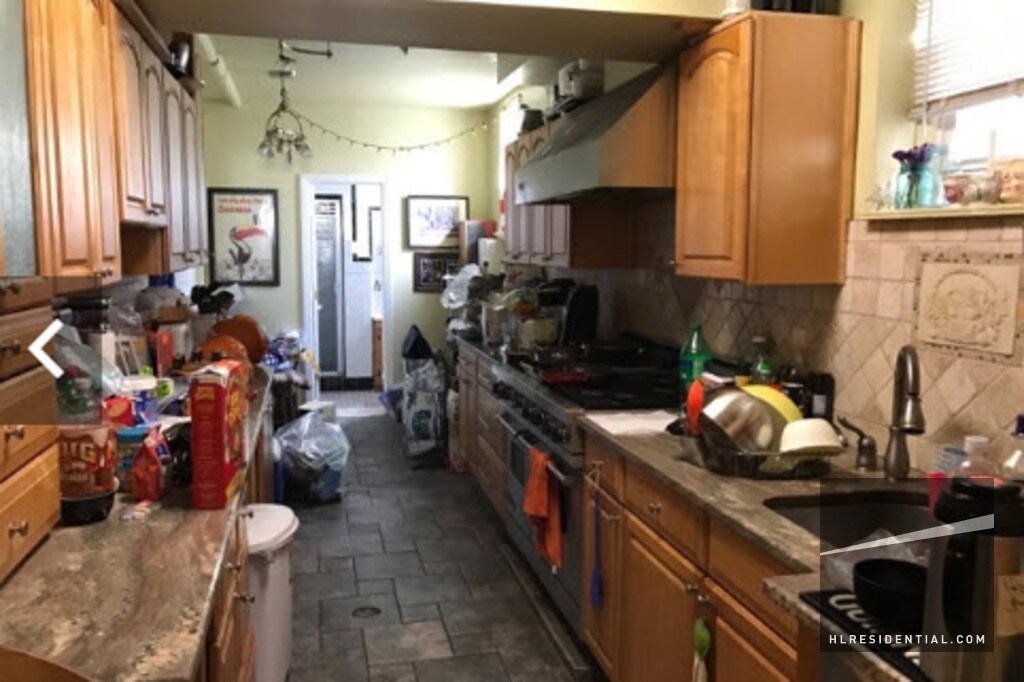 Primary Photo - 2120 21st Ave