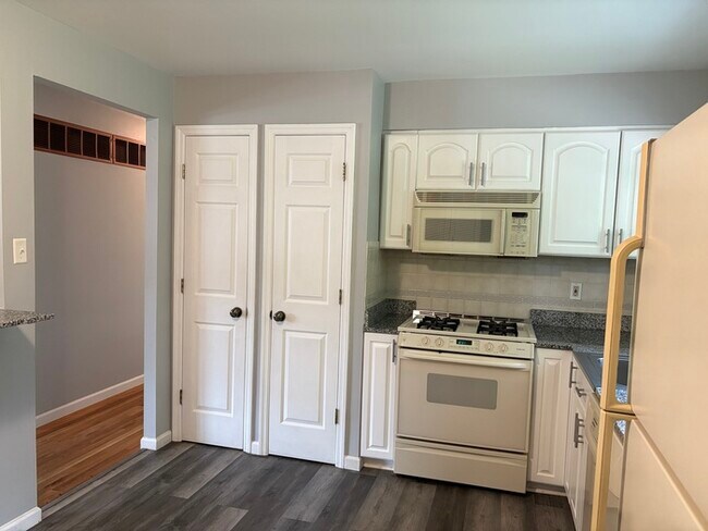 Foto del edificio - Charming 3bedroom 1.5 Bth Home in Maryland...