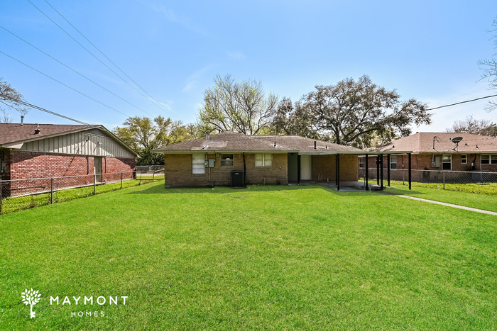 Building Photo - Freshly Updated 3 Bedroom