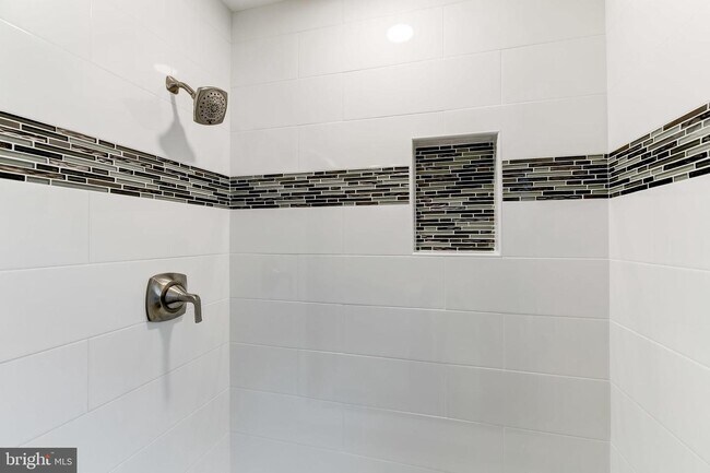 Foto del edificio - 617A Walker Ave