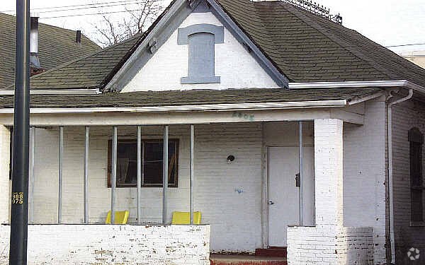 Primary Photo - 2402 Welton St
