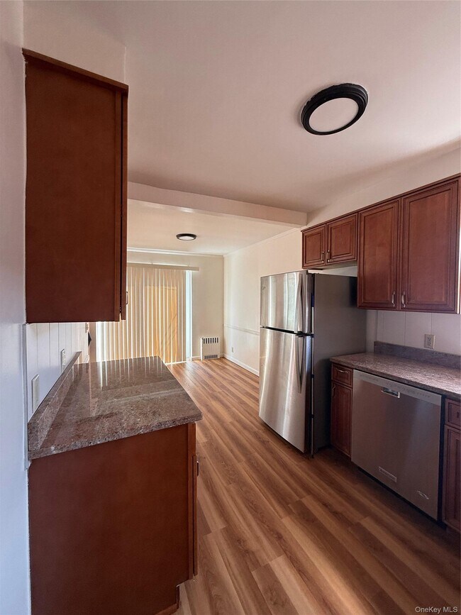 Foto del edificio - 59-28 72nd St