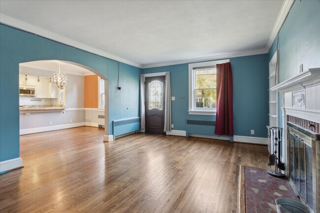 Building Photo - 211 Sinclair St