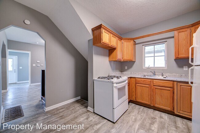 Building Photo - 3 br, 2 bath House - 2101 E Grand Avenue