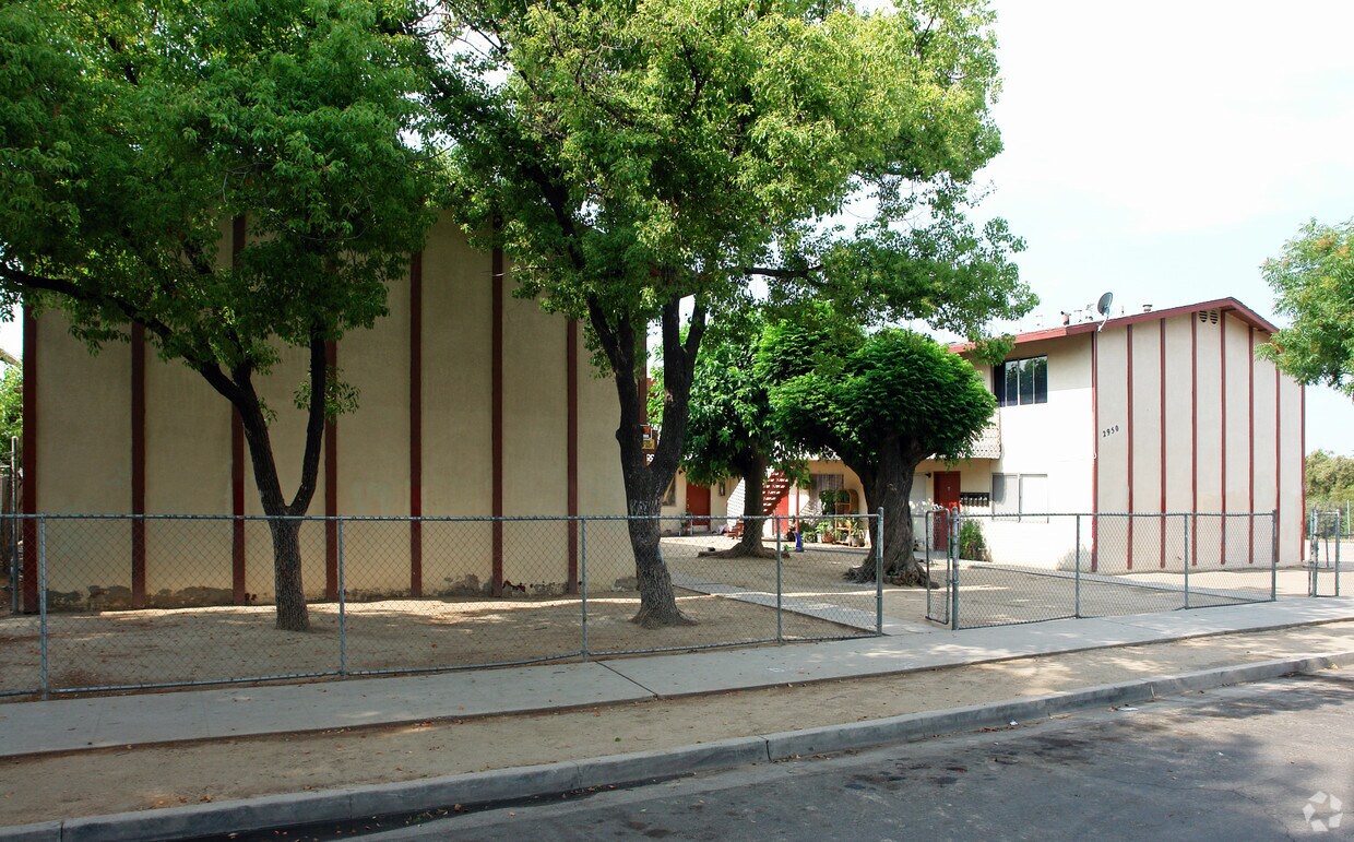 Foto del edificio - 2950 E Nevada Ave