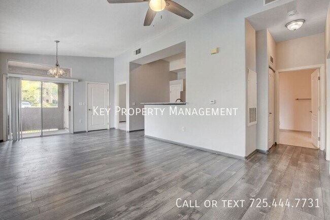 Foto del edificio - UPGRADED 2 BEDROOM CONDO NEAR 215/CHEYENNE