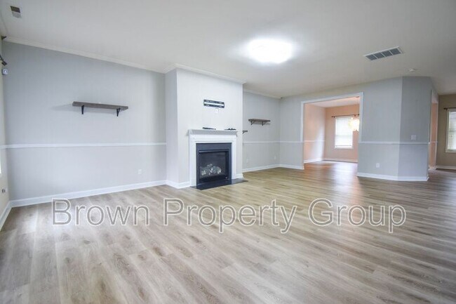Foto del edificio - 23 Kirby Smith Cir