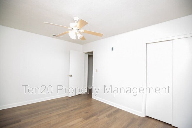 Building Photo - 4034 Savannah Dr