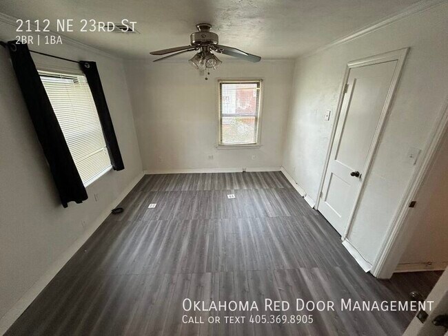 Building Photo - 2112 NE 23rd St