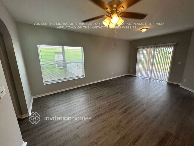 Foto del edificio - 10504 Lakeside Vista Dr