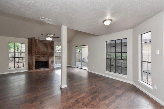 Photo - 7726 Springville Dr House