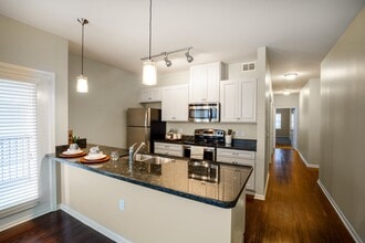 Building Photo - MAA Denton Pointe