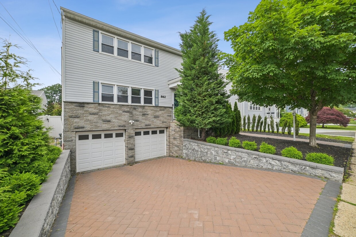 Photo - 862 Dewey St (Union Township, NJ)