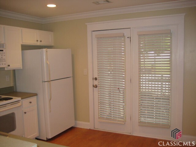 Building Photo - 660 Barnett Shoals Rd