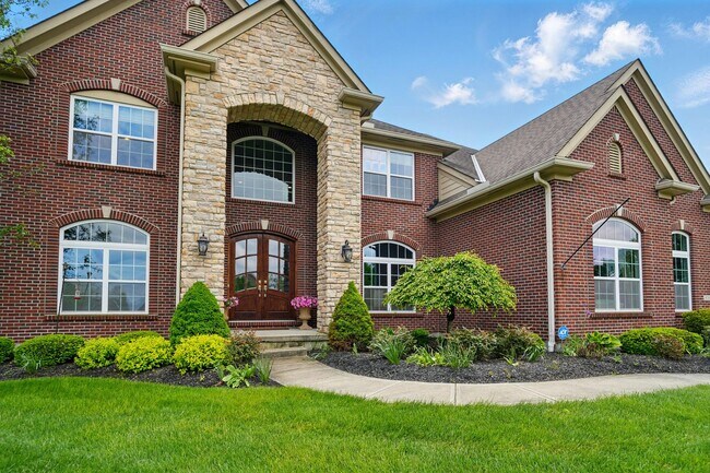 Foto del edificio - Five Bedroom House in Deerfield Township!