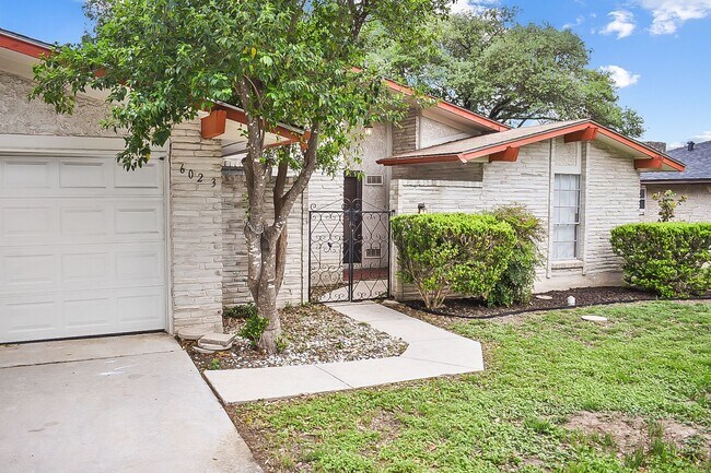 Building Photo - 6023 Kinman Dr