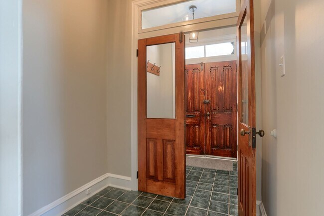 Foto del edificio - 1232 Lafayette St