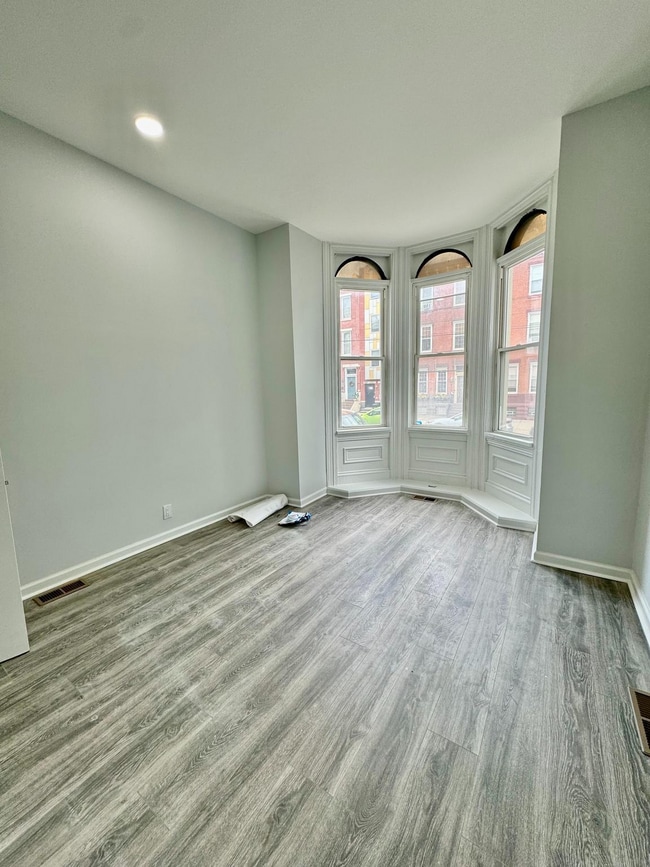 Building Photo - 3011 W Girard Ave