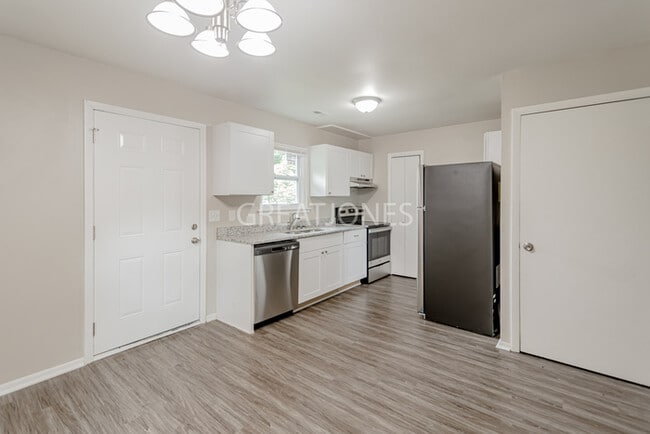 Building Photo - Charming 3 Bedroom in Winston-Salem!