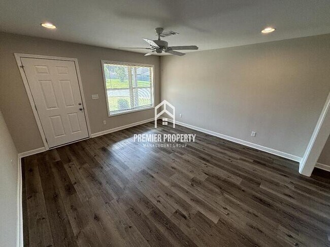 Foto del edificio - 228 Bradford Cir
