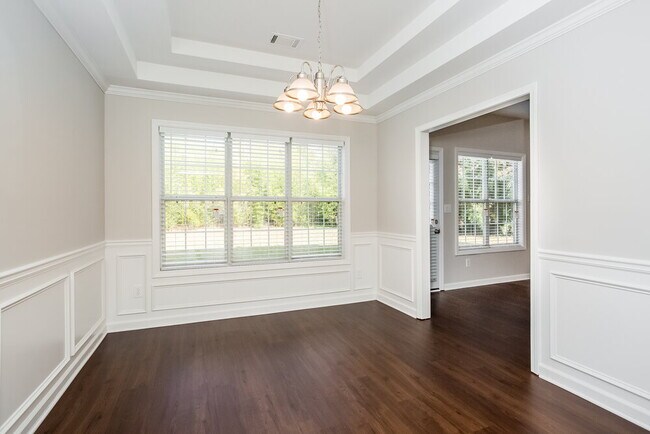 Foto del edificio - 5175 Yellow Pine Dr