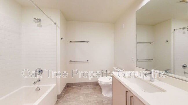 Building Photo - 532 Union St