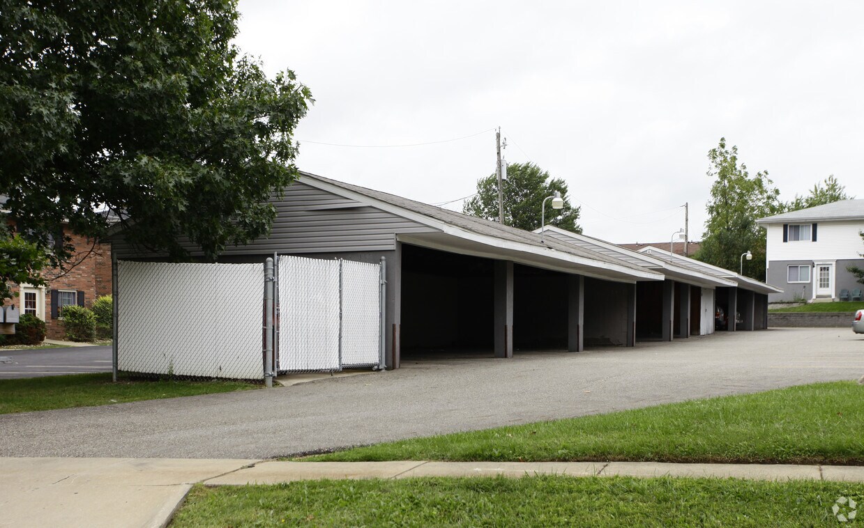 Building Photo - 810-832 Clyde Ave