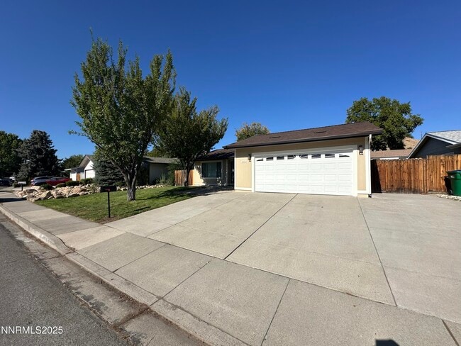 Building Photo - 1066 Palmwood Dr
