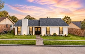 Building Photo - 4716 Roberts Dr