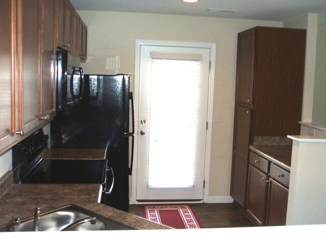 Kitchen - 2140 Alamar Dr