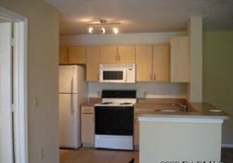 Foto del edificio - 940 Village Trail