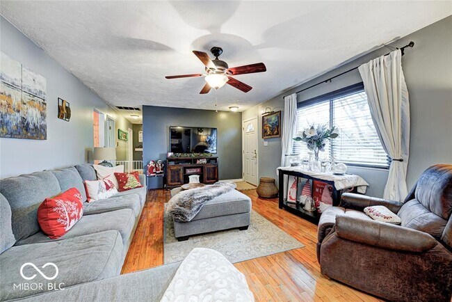 Foto del edificio - 7274 Kimberly Ln