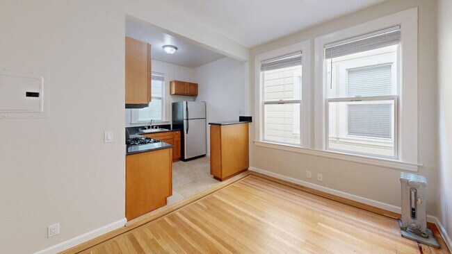Foto del edificio - 1549 Clay St
